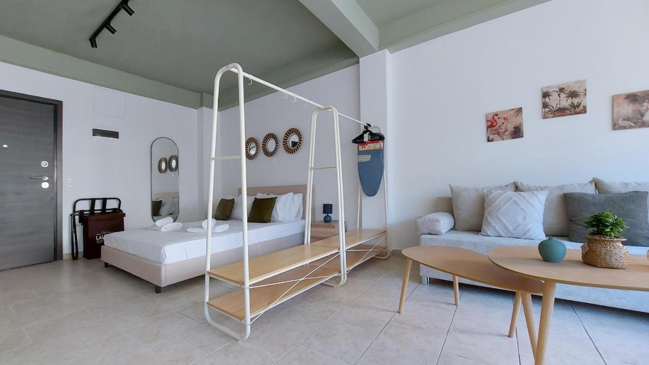 Modern comfort and city vibes just steps from Athe - 5