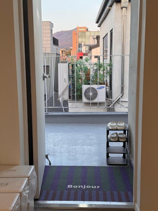 HongDae 6min walk #3BD 2BA #Baby crib #8 Queen beds #family-friendly - 4