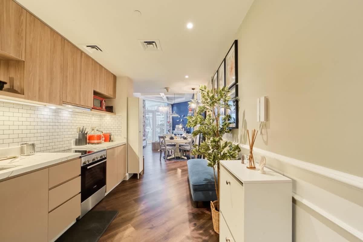 FAM Living Contemporary 1BR Apartment Urban Oasis - 4