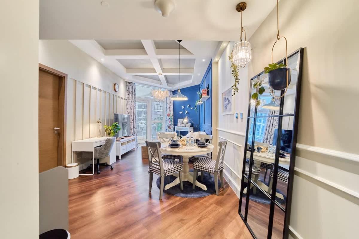 FAM Living Contemporary 1BR Apartment Urban Oasis - 5