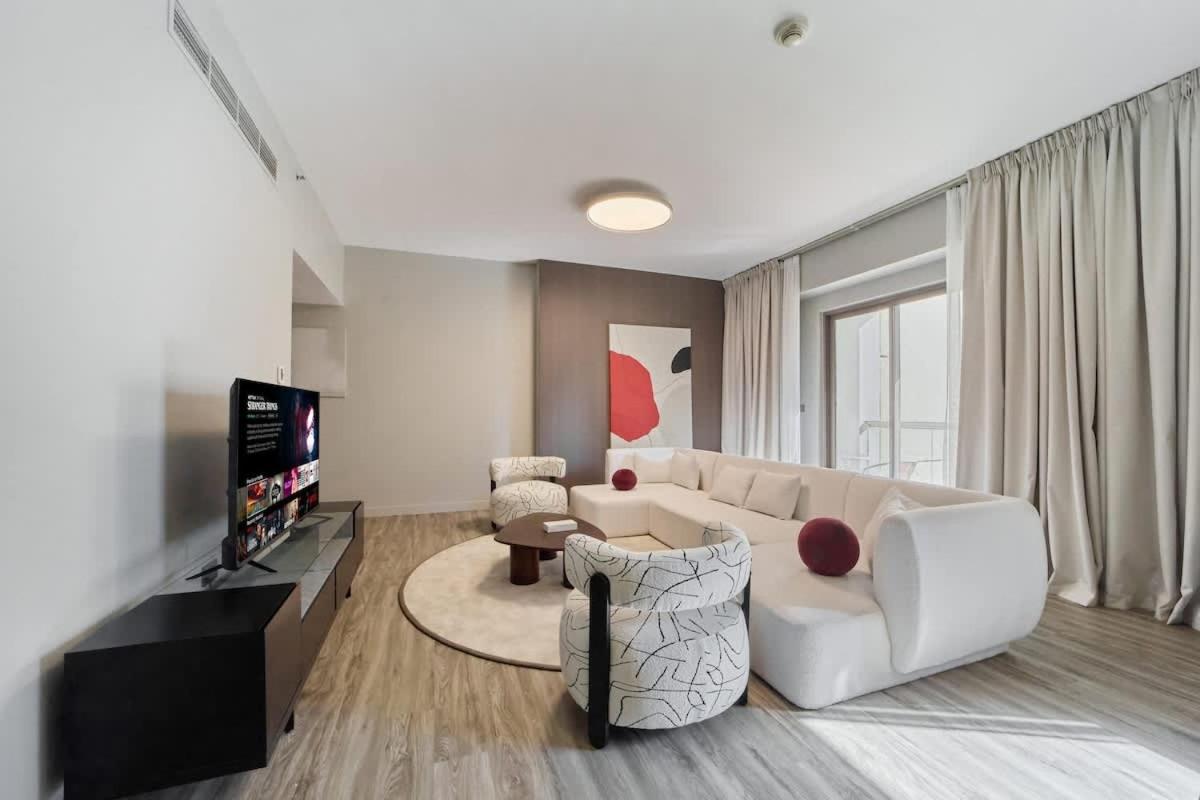 FAM Living - 1 Bedroom in Rimal 2 Dubai Marina - 3