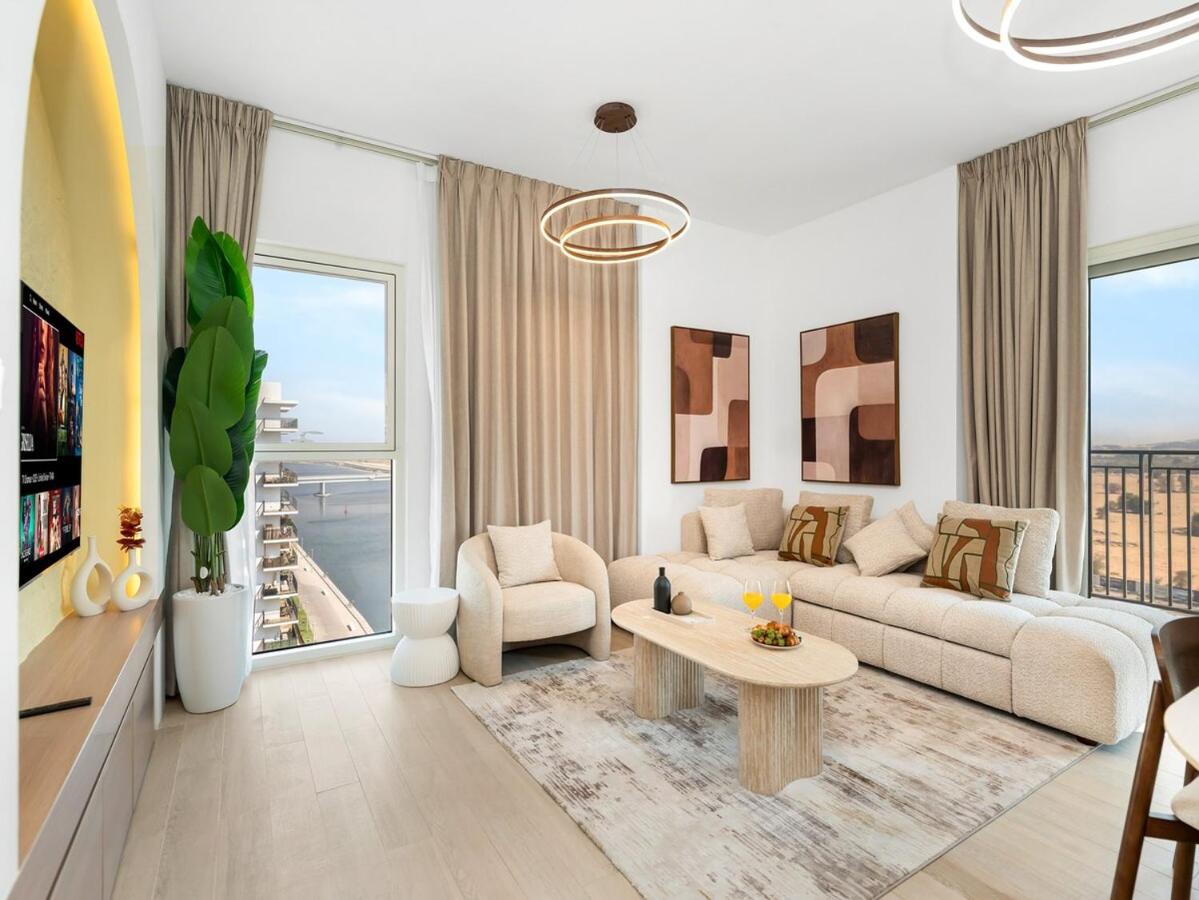 Elite Nest - Luxurious 4BR with PS5 Room, 1 min to F1, Ferrari World & SeaWorld - 5