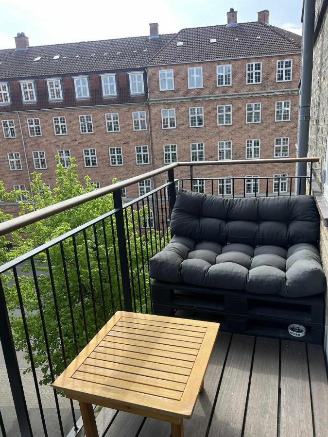 Charming city apartment with balcony - 4