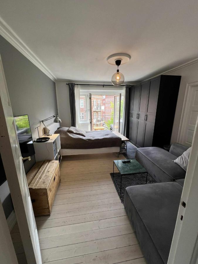 Charming city apartment with balcony - 5