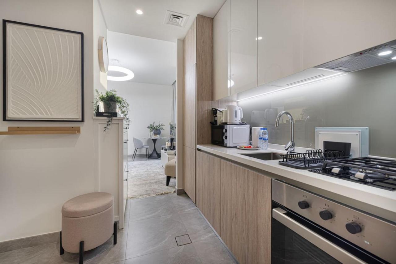 StayMada - Peninsula Luxury Apartment with Balcony - 4