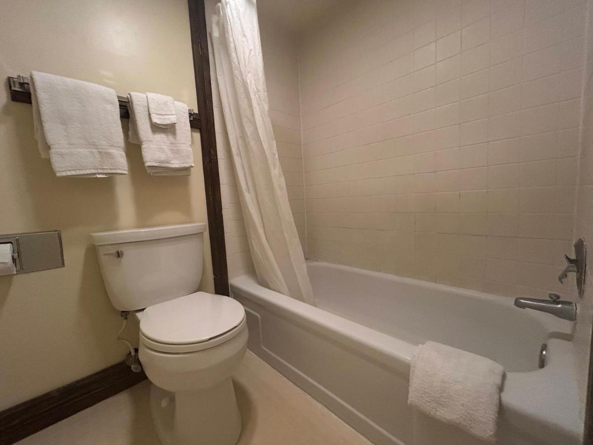 Candlelight Inn — photo 20