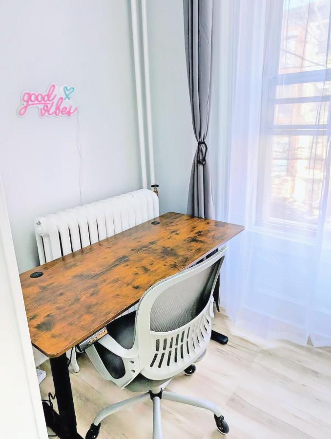 PATHside 1BR Quick Access to NYC - 3