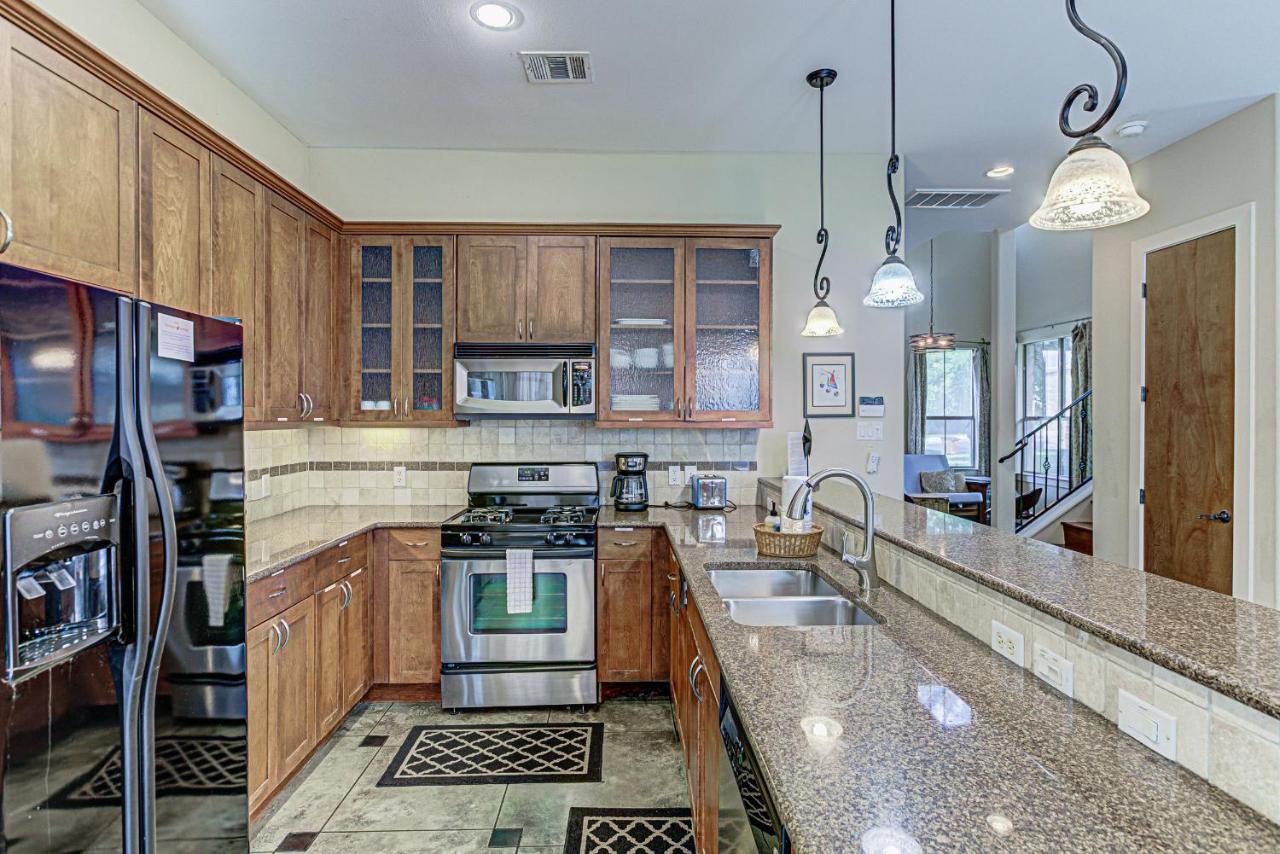 Charming 2BD - Billiards Near Lady Bird Lake & DT - 4