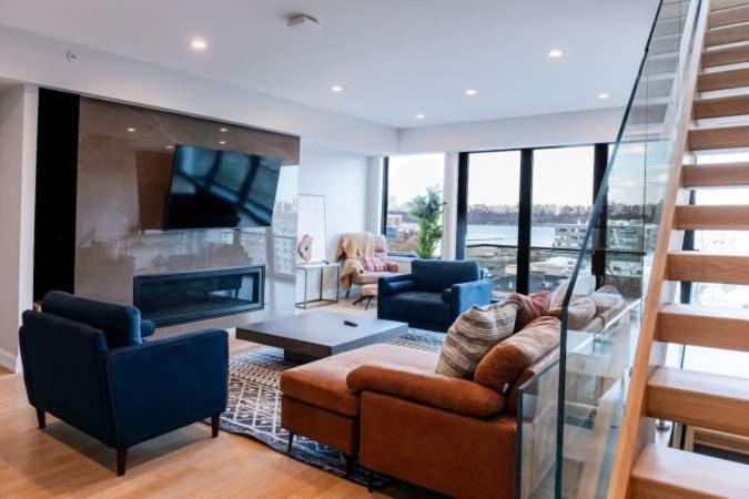 Modern Luxury 4BR Home Den NYC Views - 5