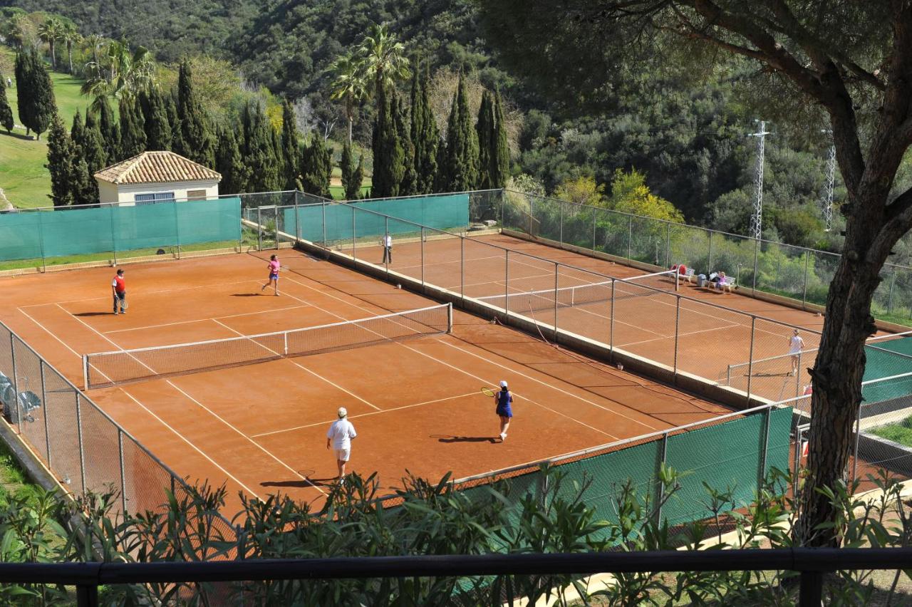 Tennis court: Hotel - Apartamentos Greenlife Golf