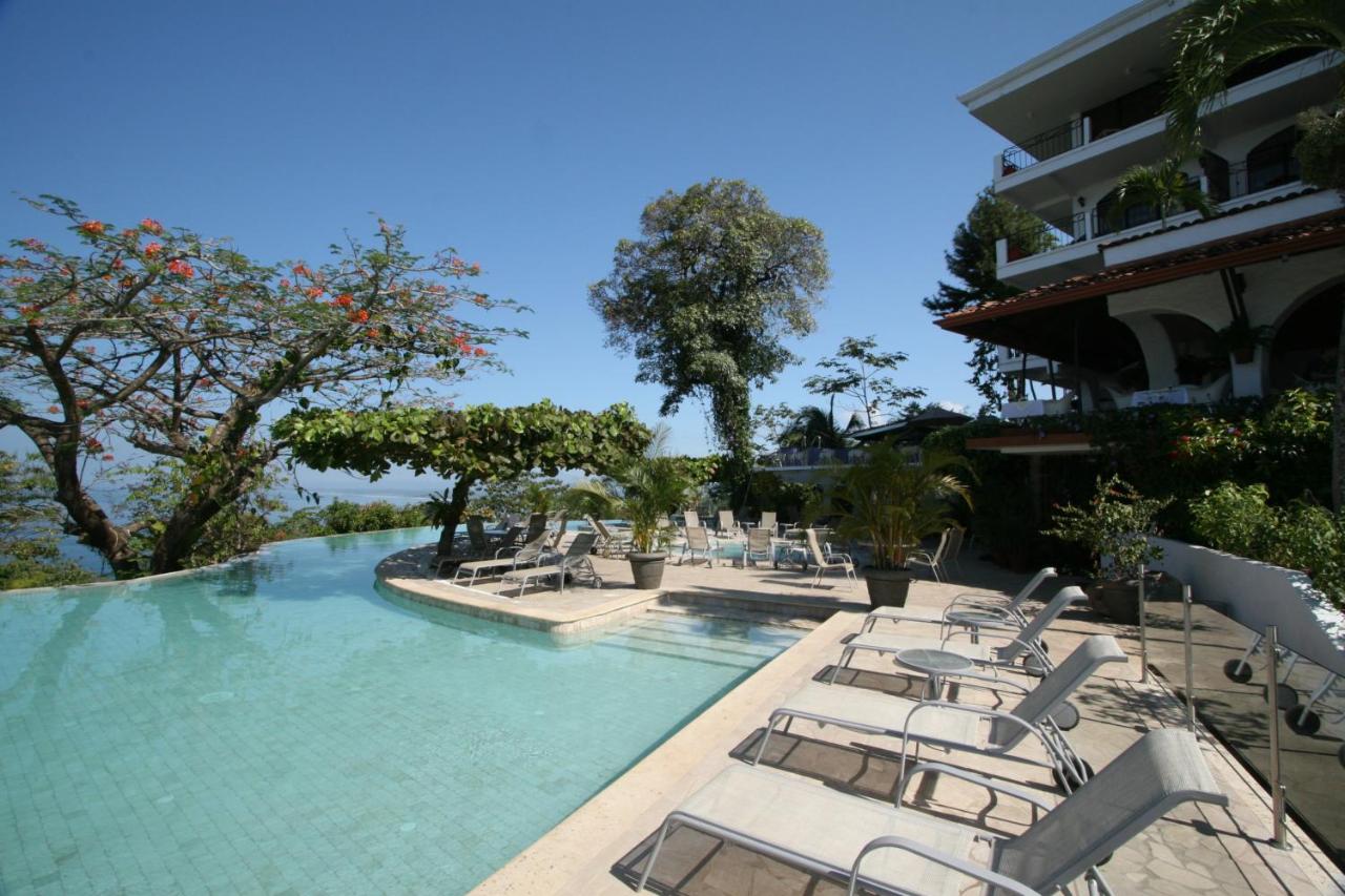 Rooftop swimming pool: Hotel La Mariposa