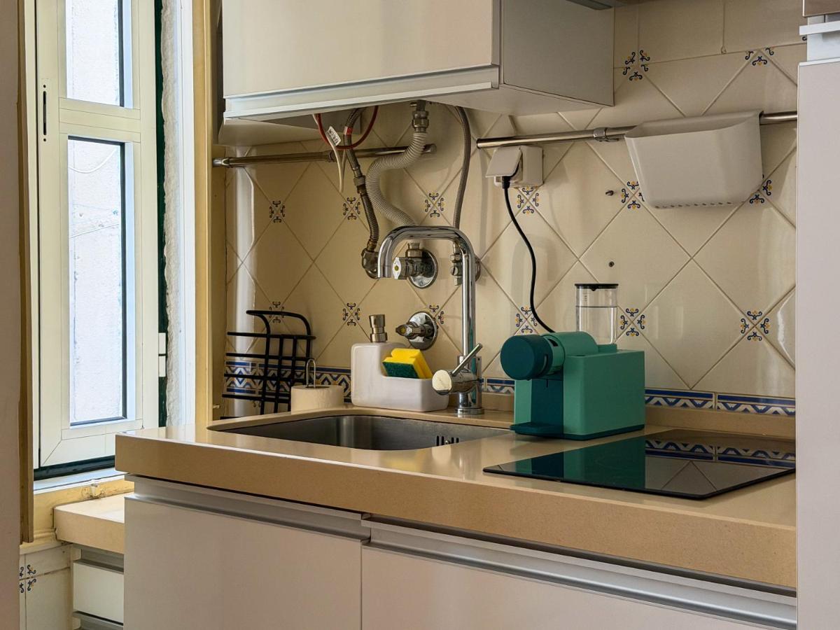 A Typical Alfama Home The Soul of Old Lisbon - 2