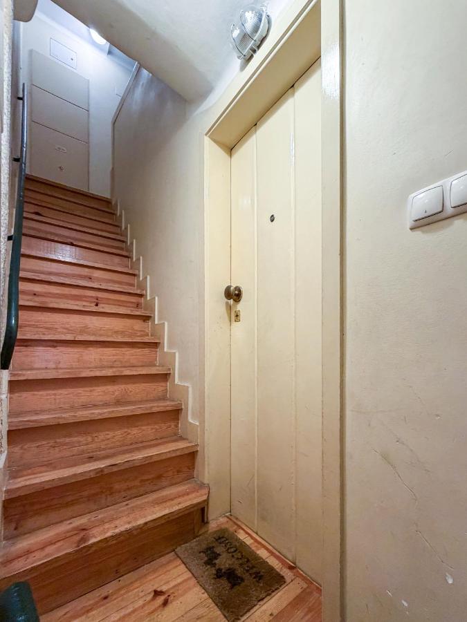 A Typical Alfama Home The Soul of Old Lisbon - 4