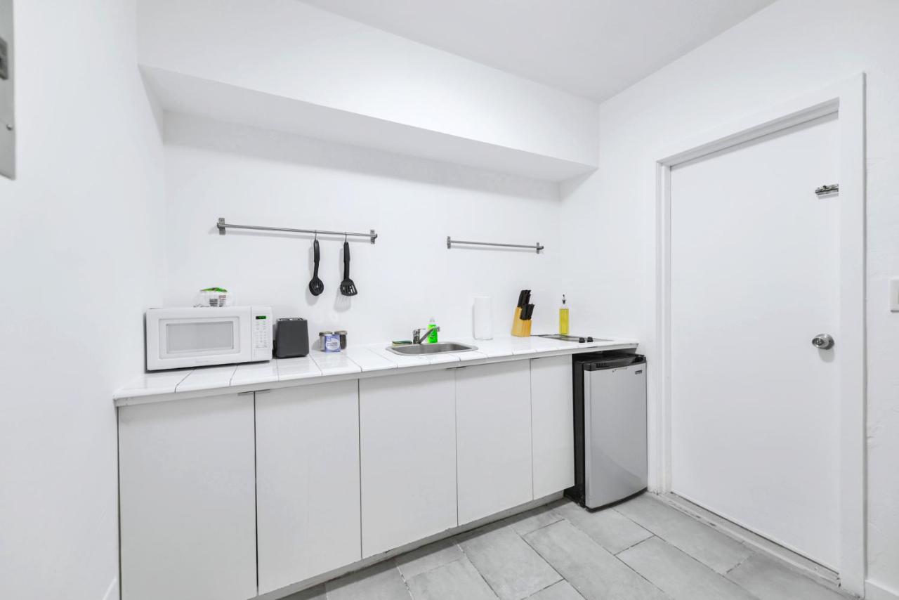 Modern Studio Retreat to Explore Miami - 3