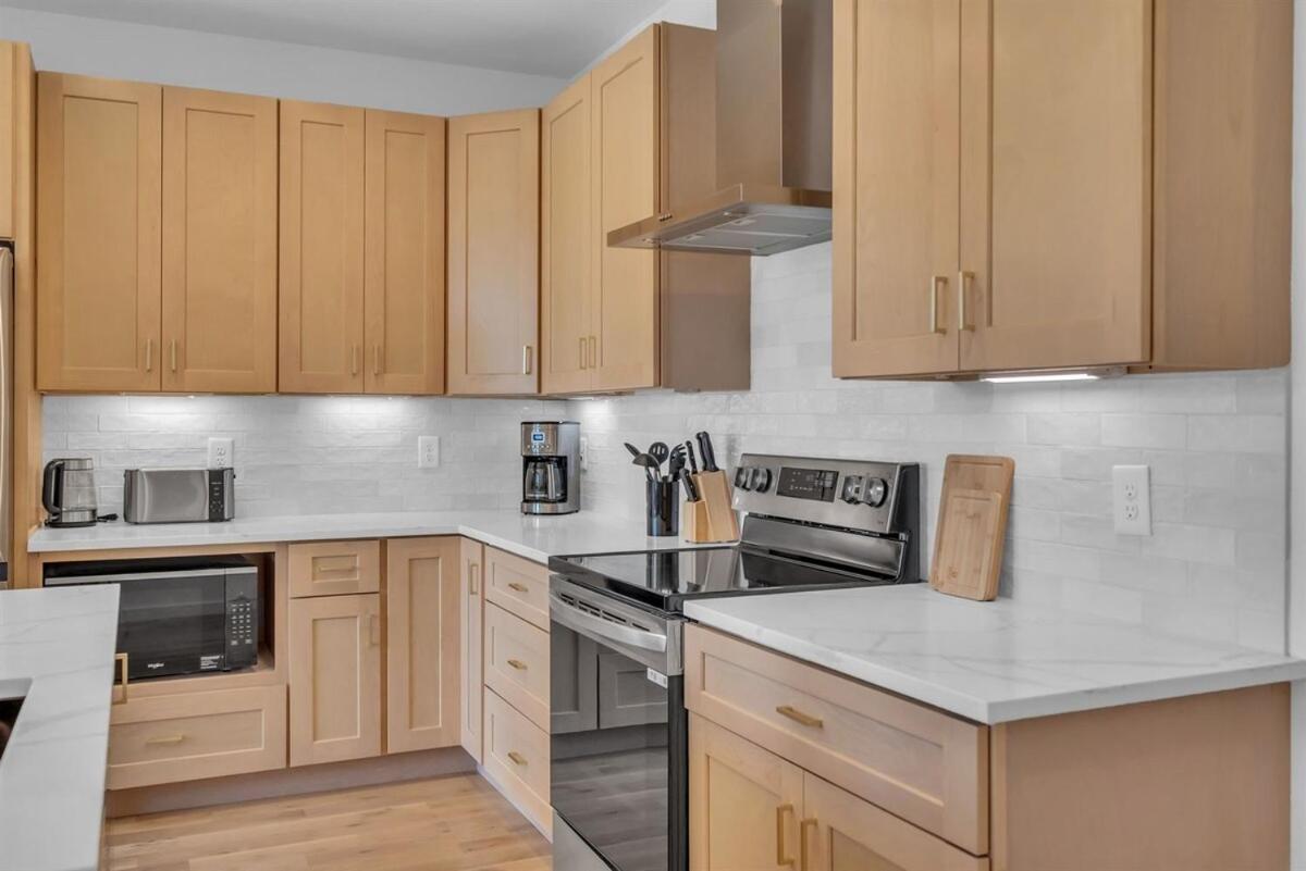 Stylish 5BR Nashville Retreat w Rooftop Hot Tub - 2