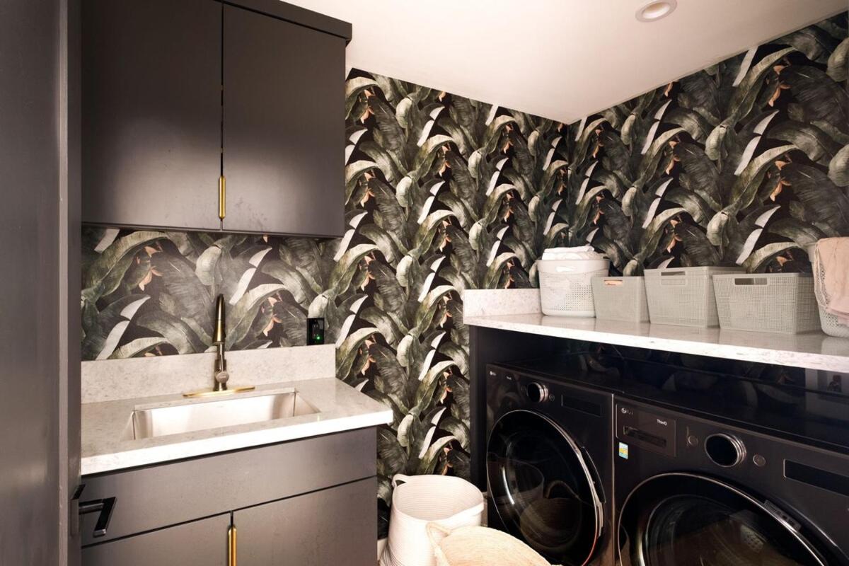 LA Oasis with Private Yard 10 min to Beach LAX 405 - 3