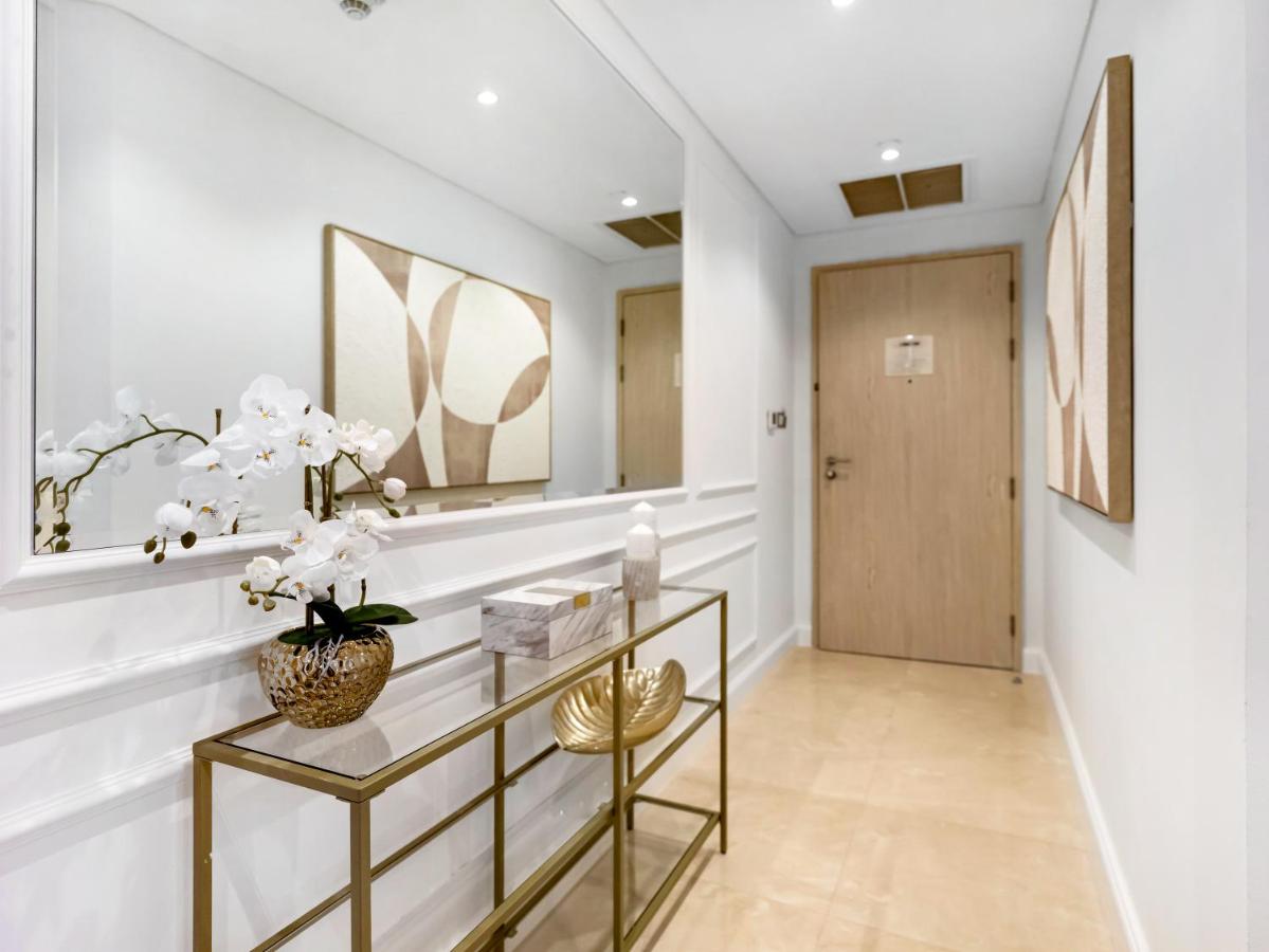 Kensington 2BR Kempinski Residences at Dubai Mall! - 3