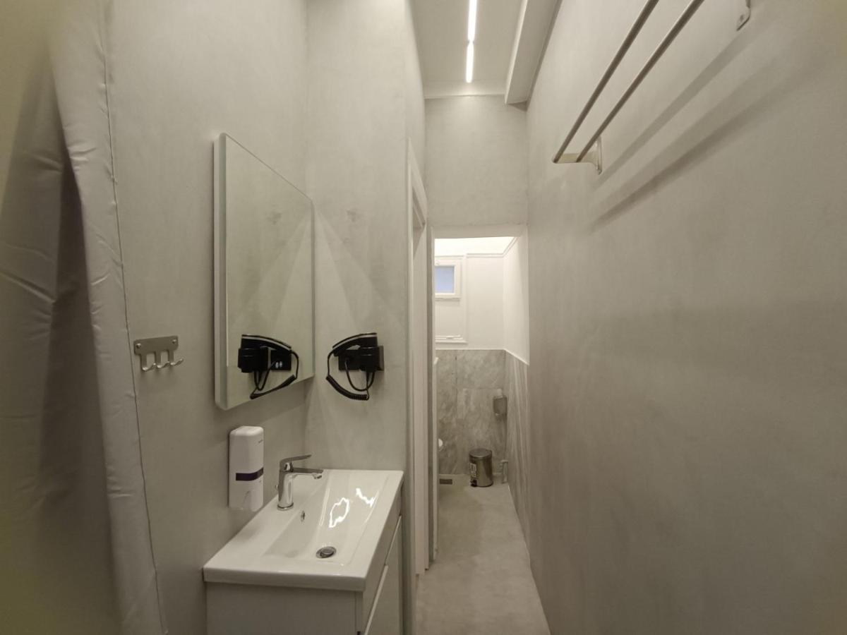 Central Retreat by Zeus Suites - 3