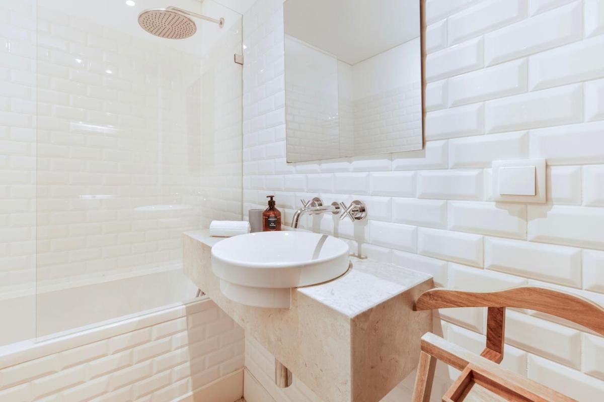 Colosseum Building - Gamma - 4