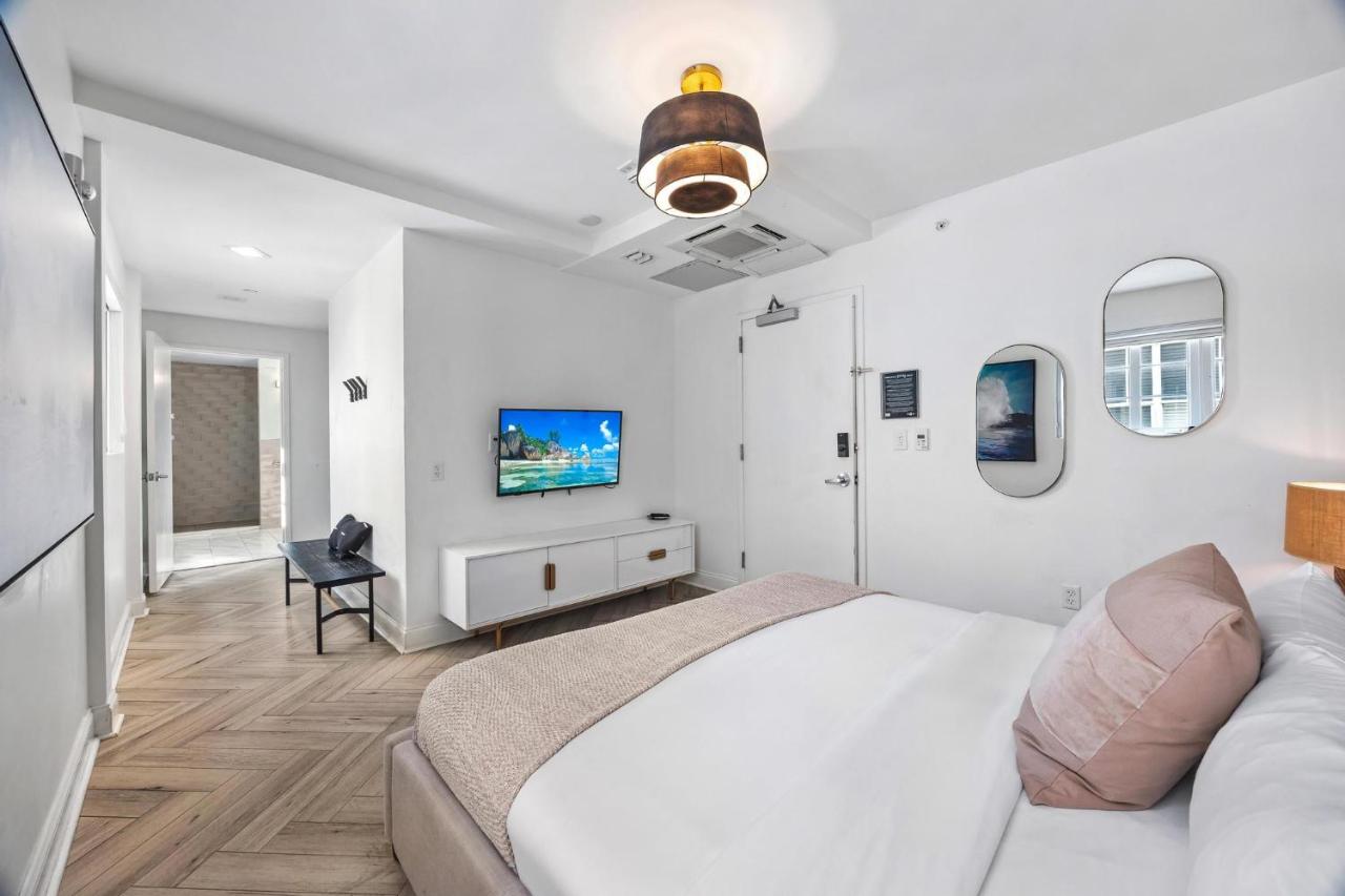Luxuri Suites - 4
