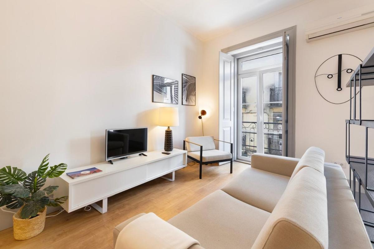 Colosseum Building - Theta