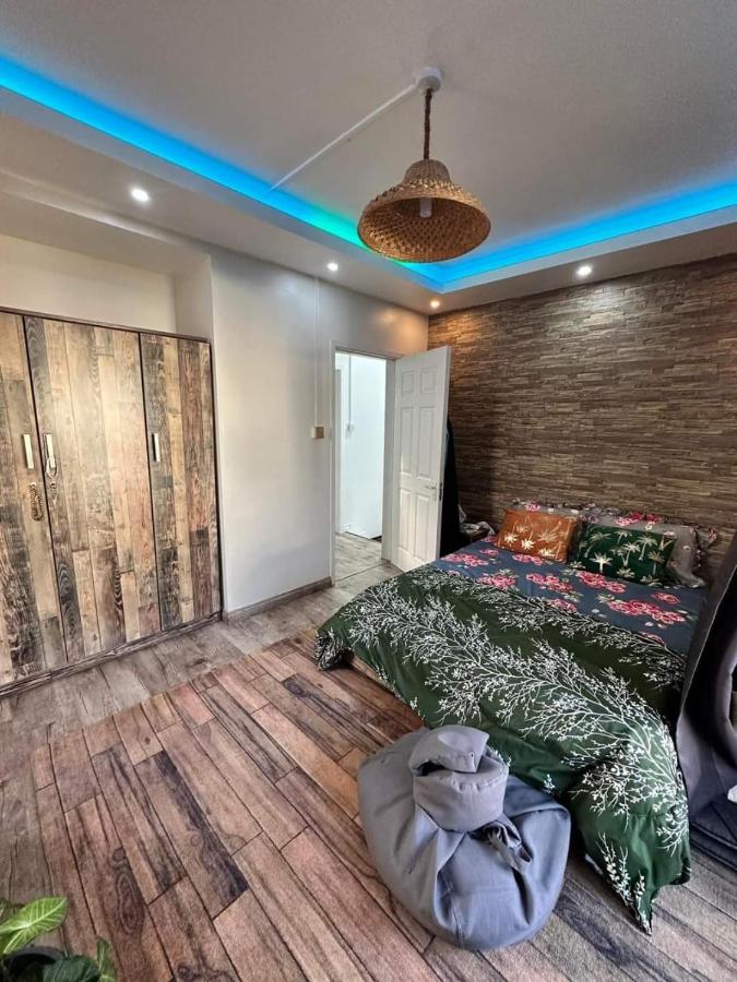 Divine Duplex with Lush garden 7 Minutes Drive to the Beach - 5