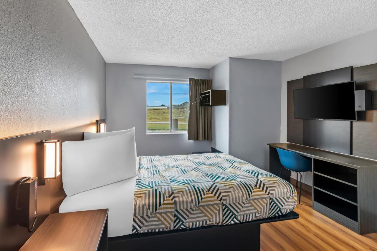 Liberty 6 Motel — photo 18