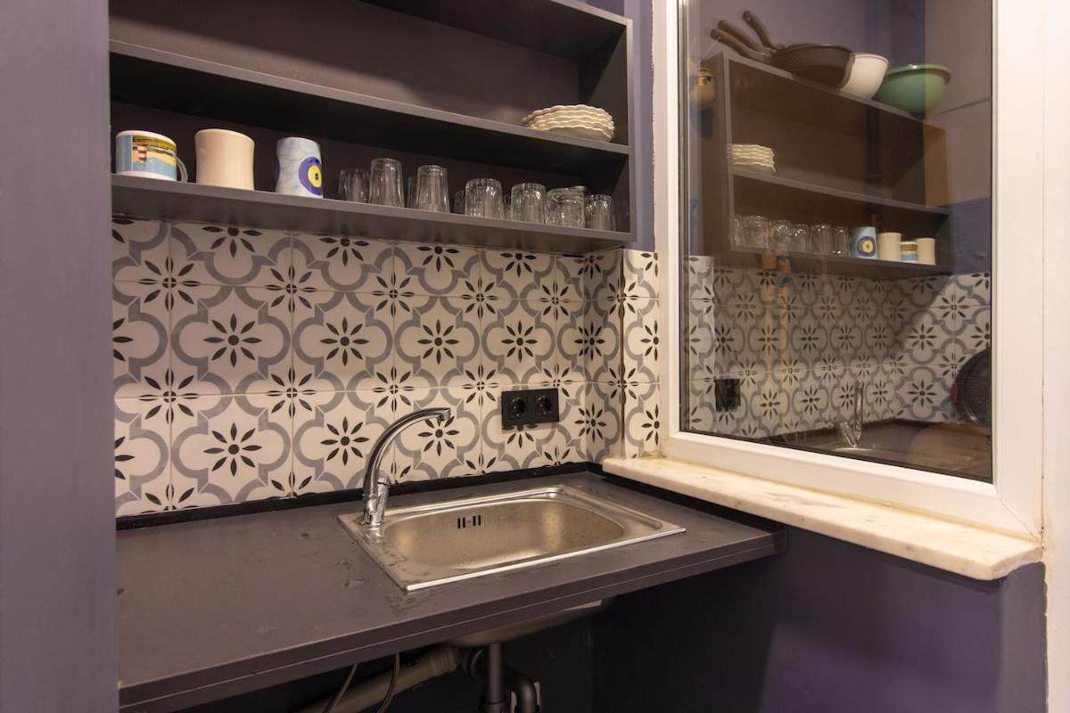 Eclectic 1BR with Charm in the Heart of Cihangir - 3