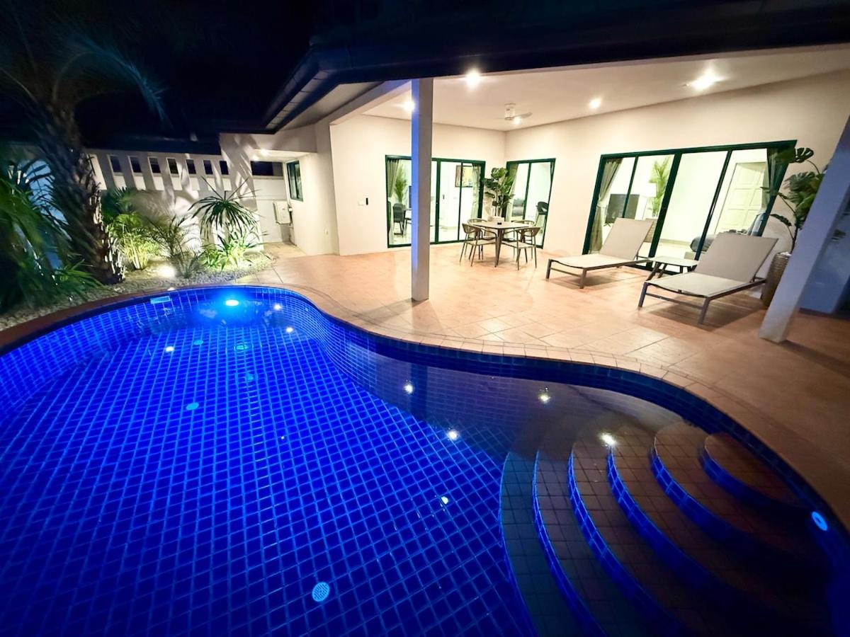 Newly Renovated - 2 Bedroom - Private Pool Villa, Pattaya City Centre