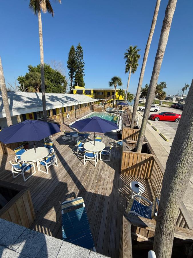 Barefoot Bay Resort Motel — photo 12