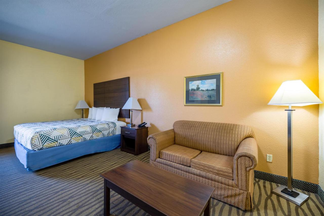 Spencer Motel & Apartments — photo 22
