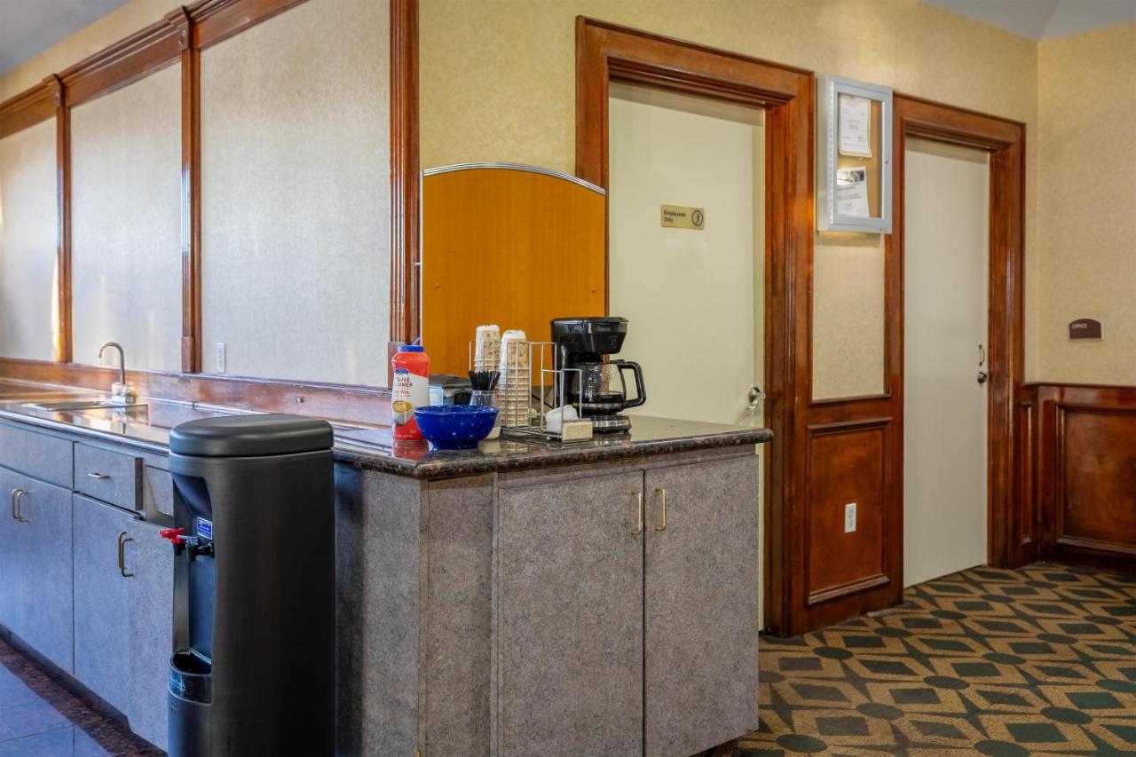 Spencer Motel & Apartments — photo 12