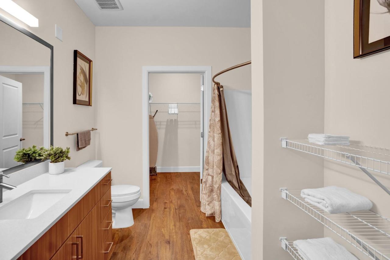 Grand Palace Nashville Pool Gym Parking - 3