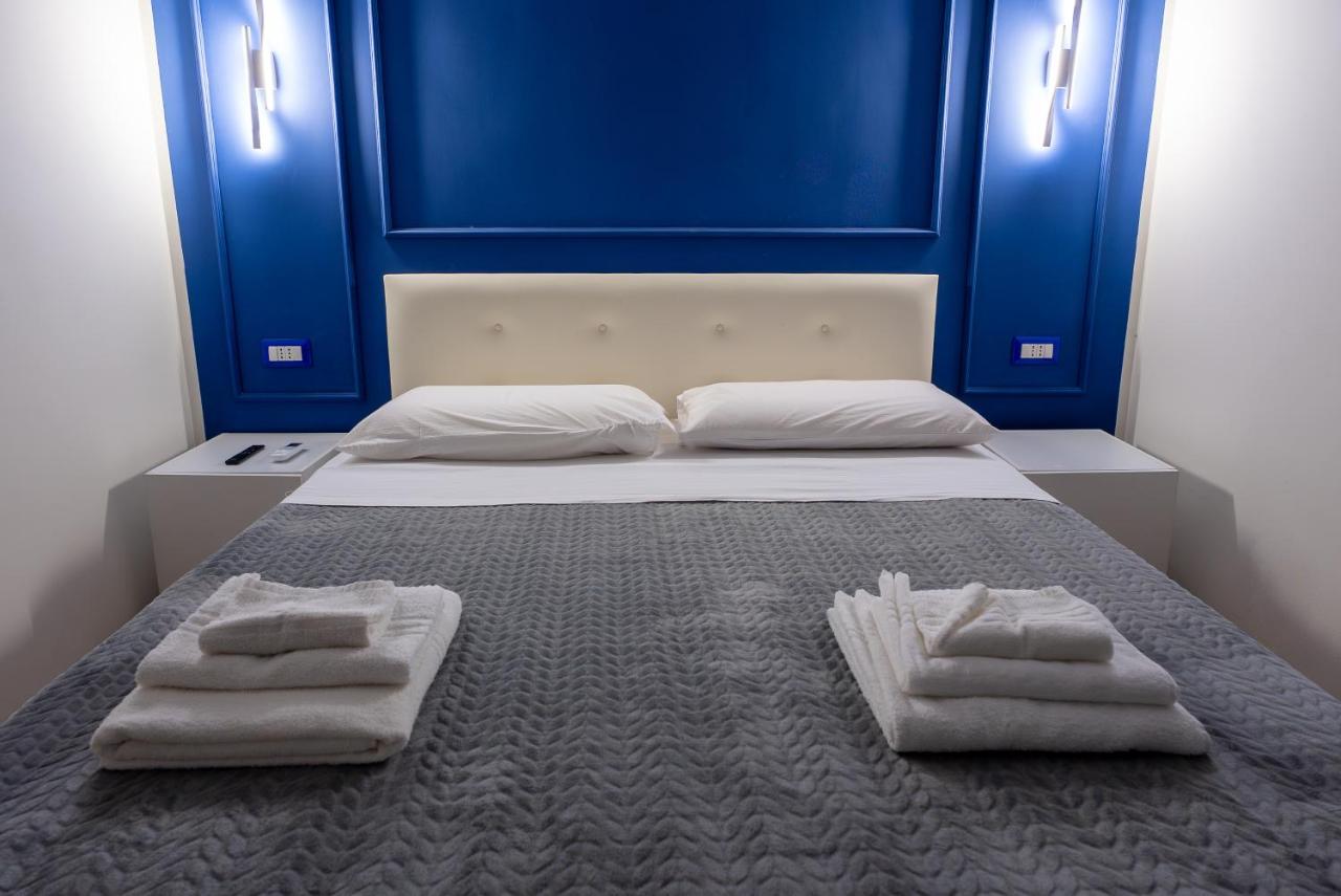 L'abbraccio di Maria - 4