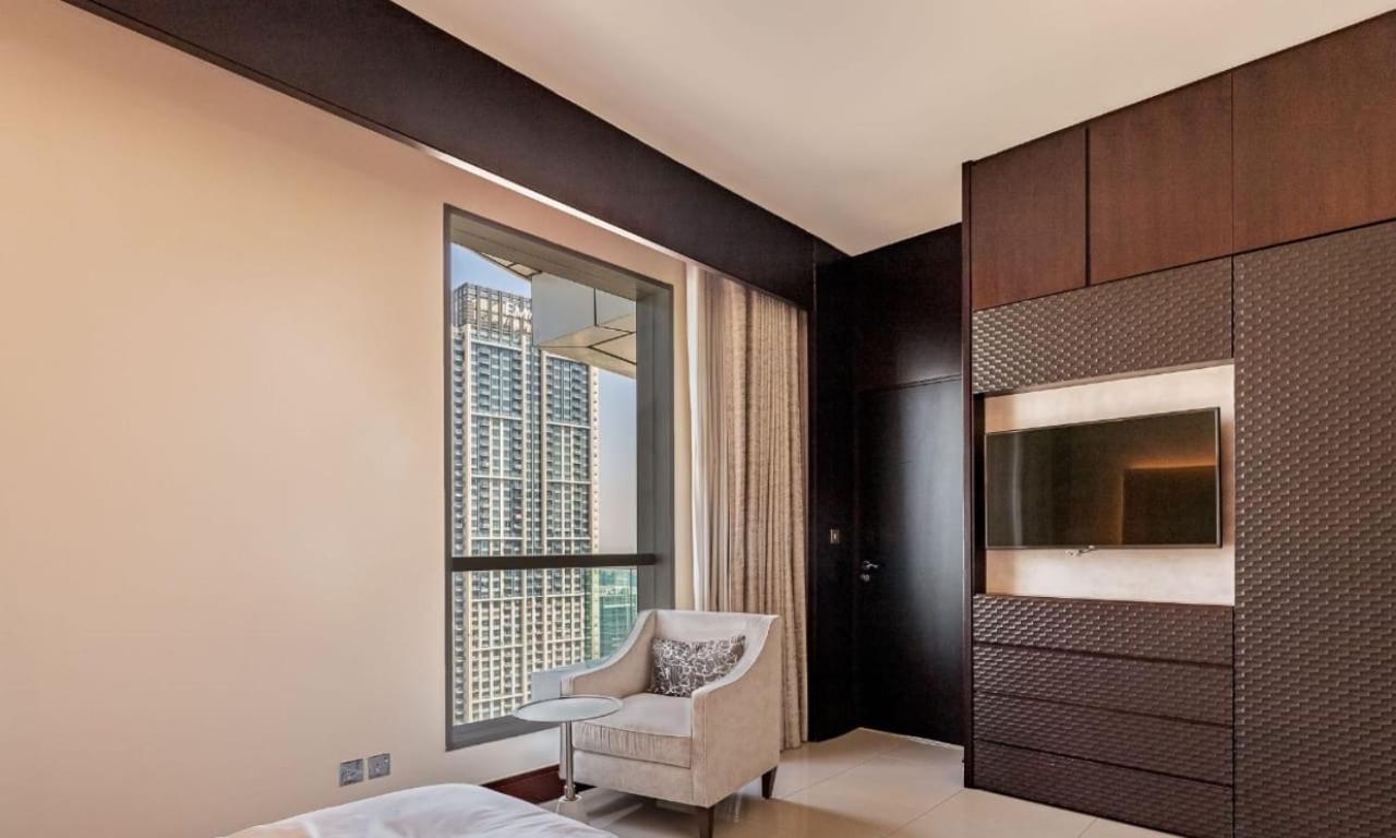 Dubai Mall 5 star Free Parking - 3