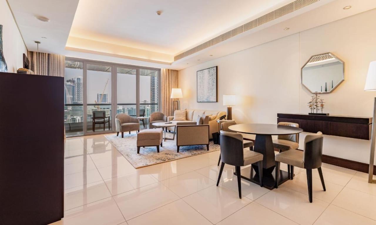 Dubai Mall 5 star Free Parking - 4