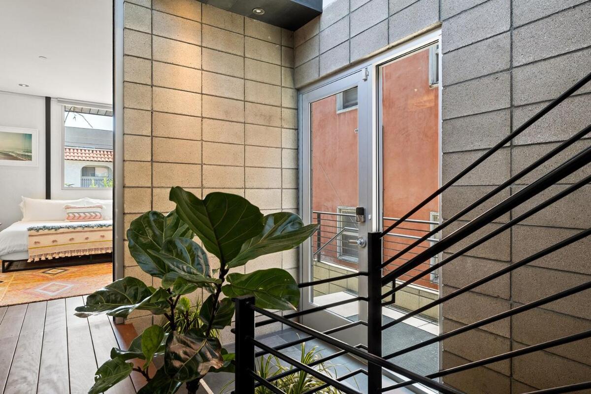 Hip Venice 5BR 4BA Home w Rooftop and Steps to the Beach - 3