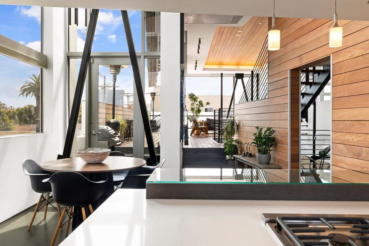 Hip Venice 5BR 4BA Home w Rooftop and Steps to the Beach - 4