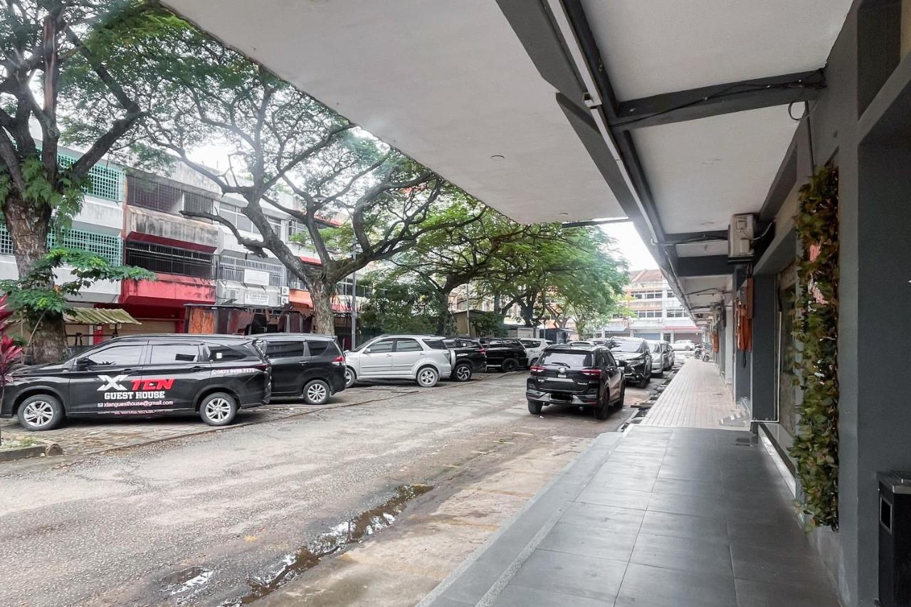 Urbanview Hotel X Ten Harbour Bay Batam - 2