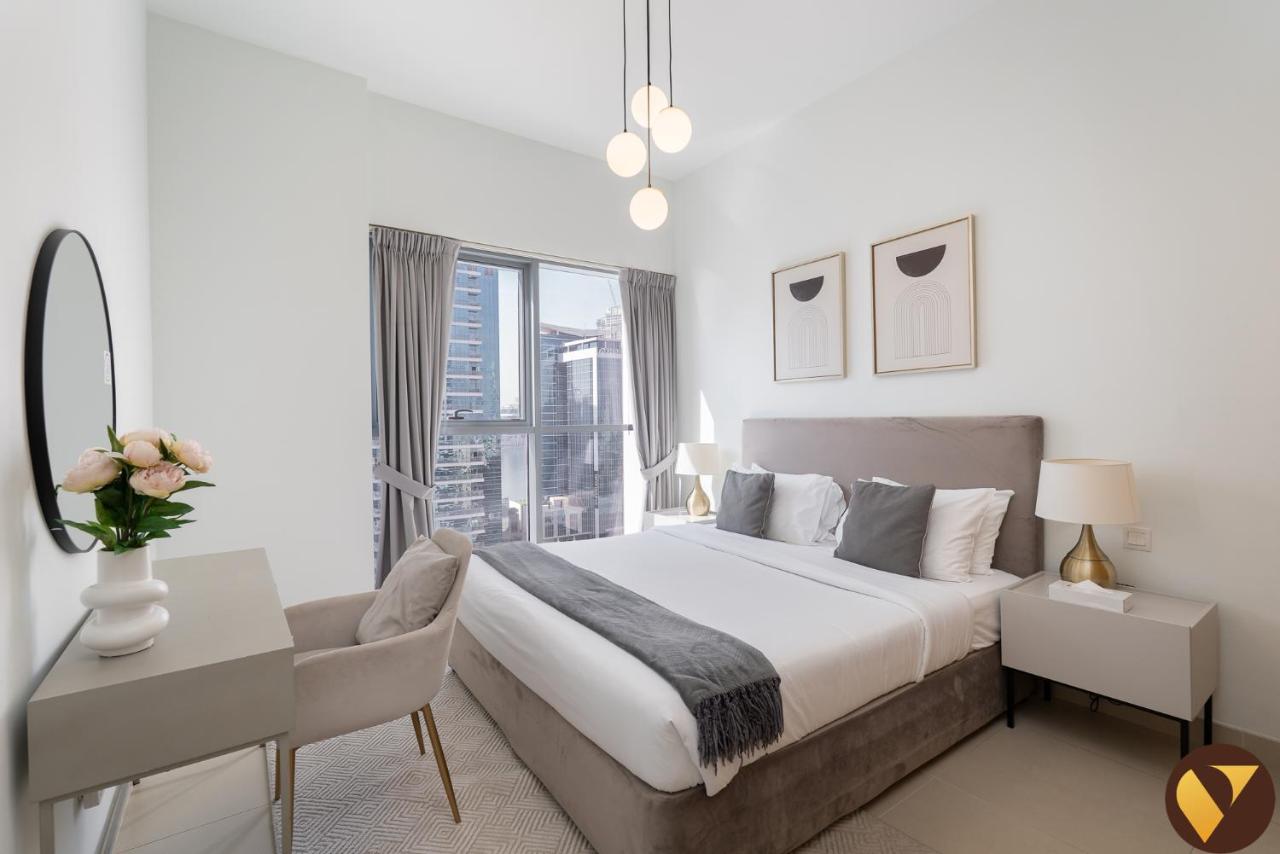 Vogue Vacation Homes, Downtown Bellevue Towers near Burj Khalifa and Dubai Mall, One Bedroom Apartment with City View, Full Access to all Amenities - 4