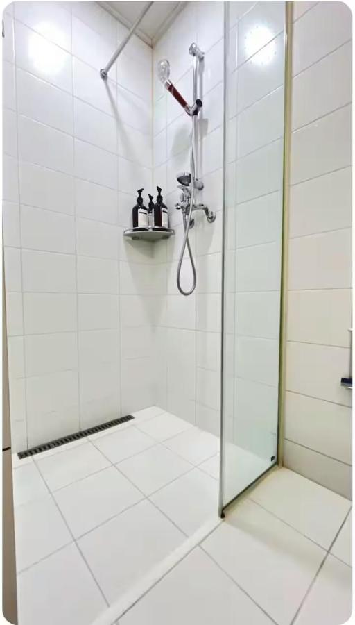 2912#InfiniteSkySuite #HighFloorView #ModernChicStay #SpaciousComfort - 3