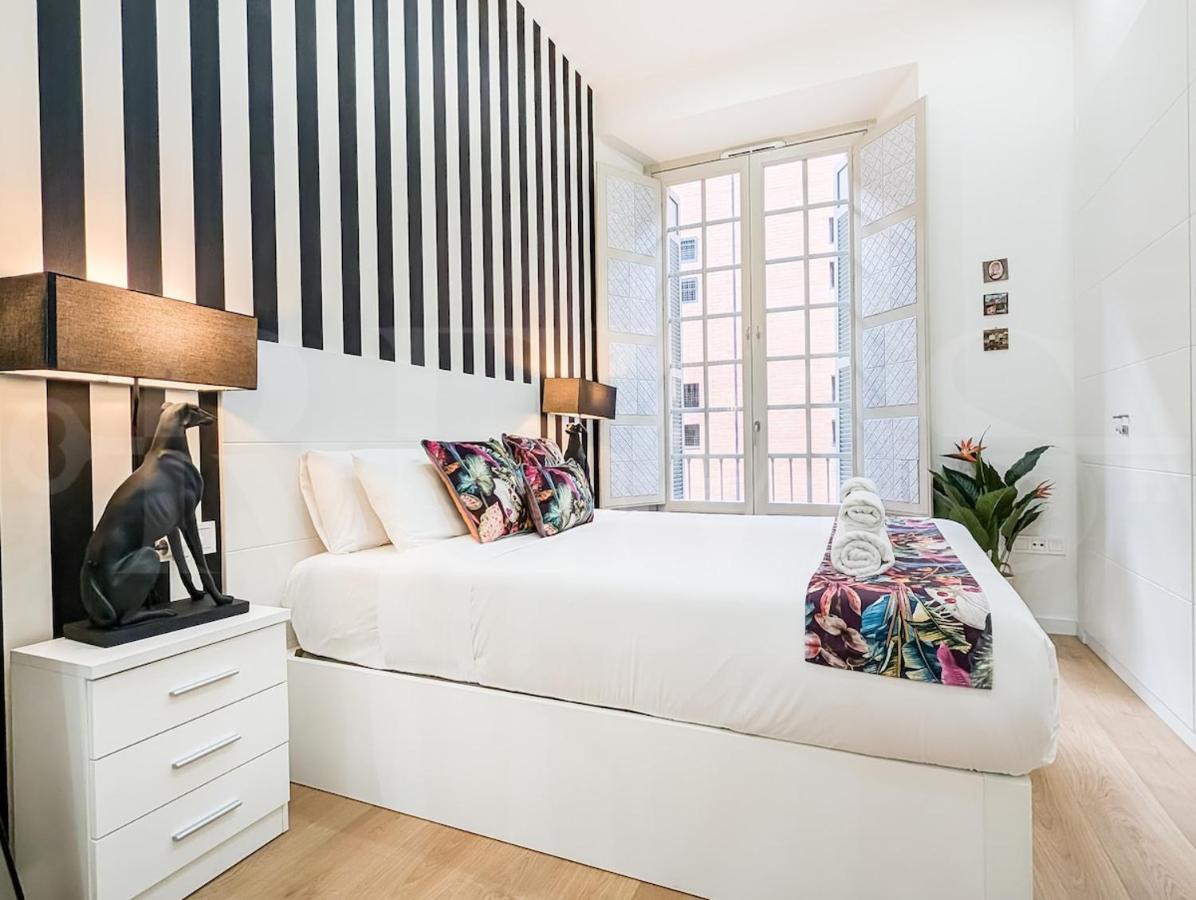 Heart of Malaga - Plaza del Teatro Apartment REMS - 2