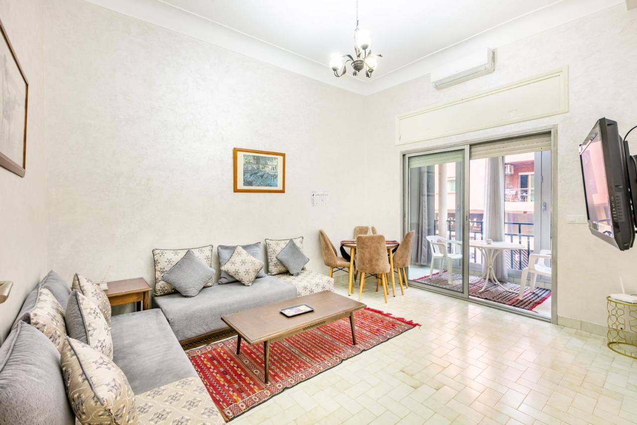 Cozy Nest balcony and bright - 3