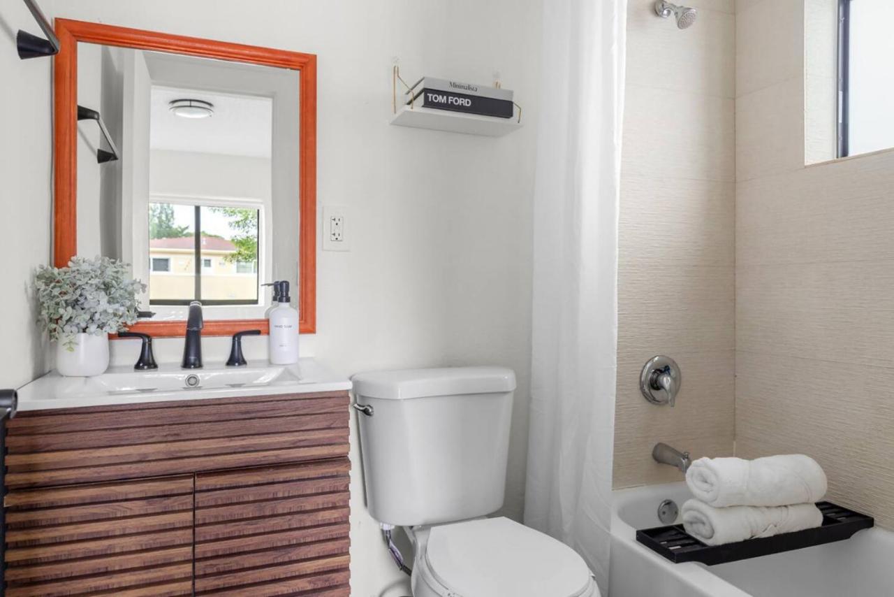 Unit 1 Cozy 1BR Apt with Parking - 2