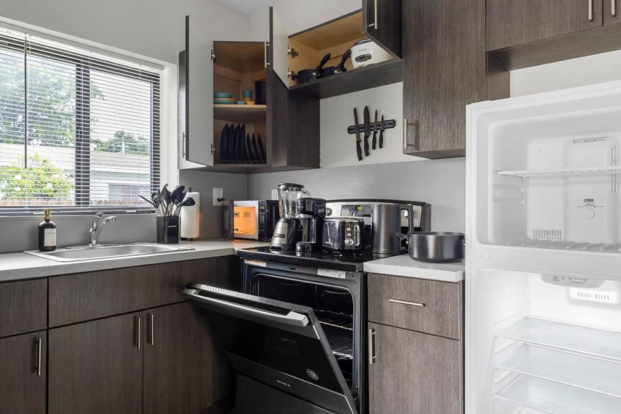 Unit 1 Cozy 1BR Apt with Parking - 5