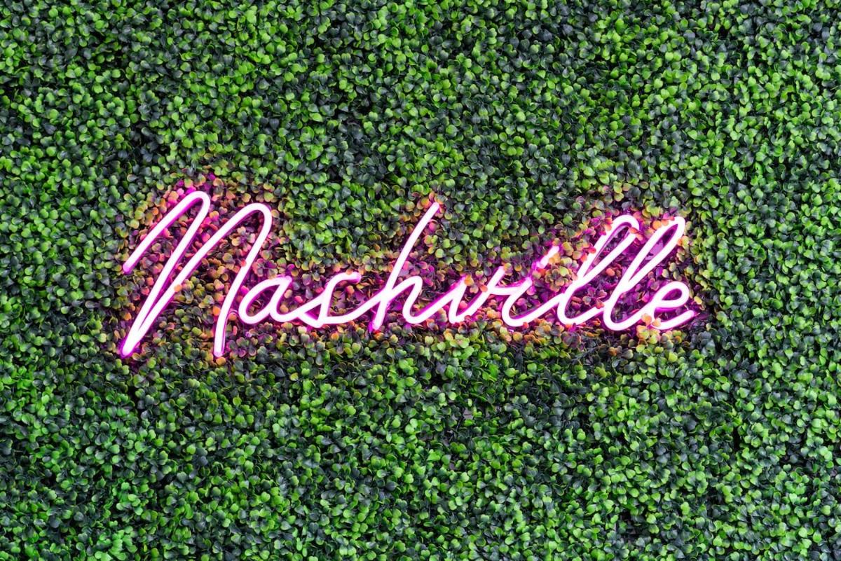 2 Condo Units! Sleeps 26! Free Parking, 5 Min DT - 4