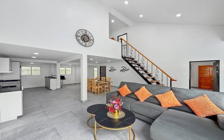 Sabai2 Newly build villa in pattaya 2km to walking street