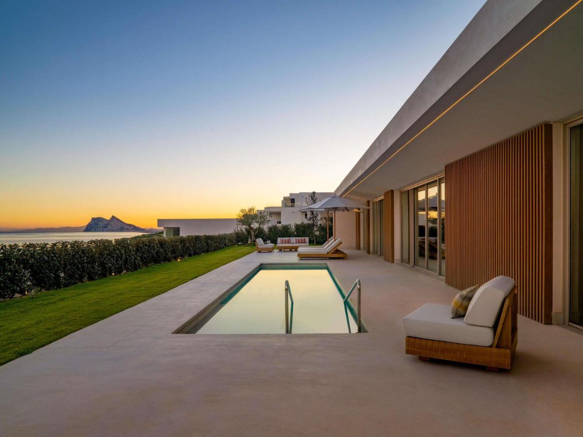 3 BEDROOM SEA VIEW SUITE 2 King 1 Queen with Pool - 370sm, full kitchen, living room