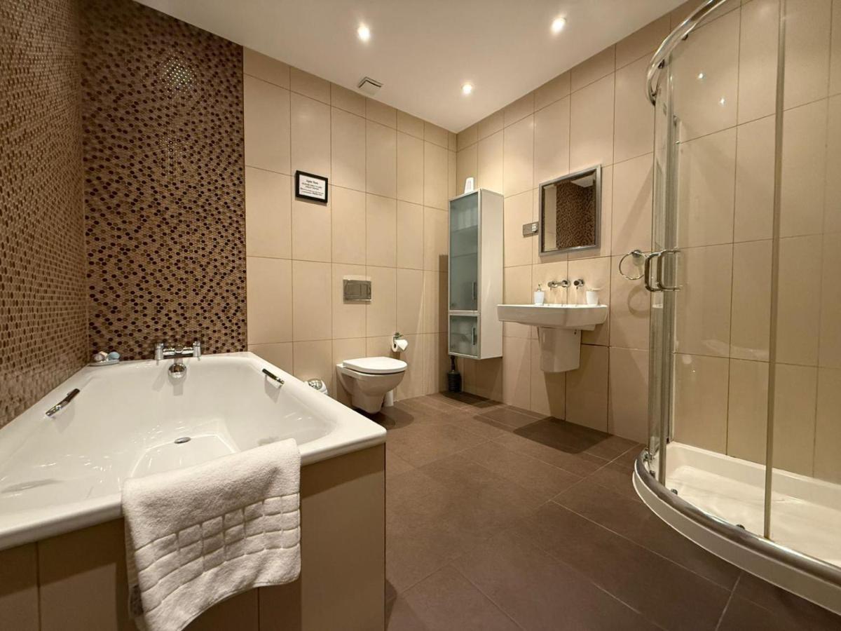 Stylish 90 sqm 2-Bedroom Apartment in Shoreditch Sleeps 5 - 3