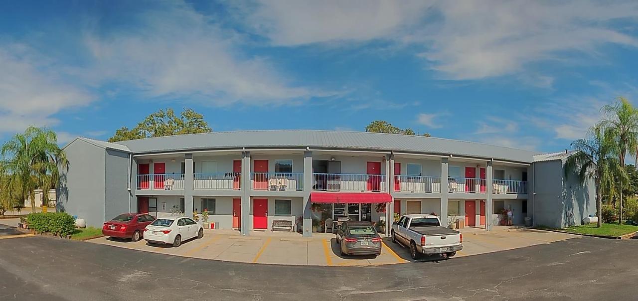Lakeport Motel & Restaurant — photo 9
